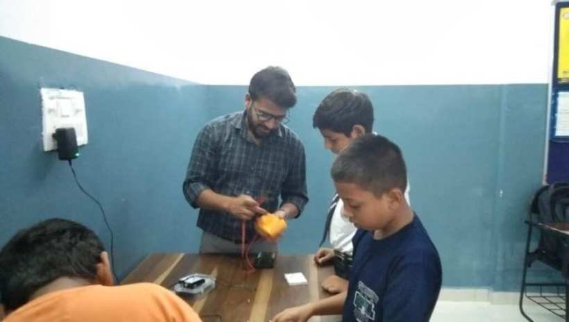 Robotics Ignites Young Innovators at Camp Utopia!